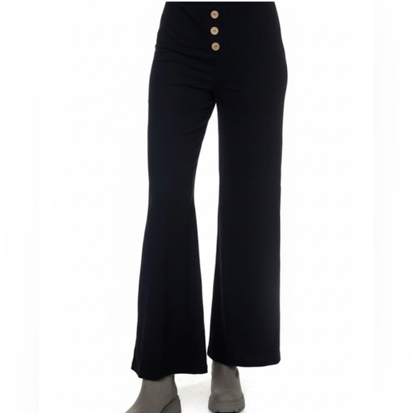 New High-Waisted Black Button-Detail knit Pants S, M, L - Picture 3 of 5